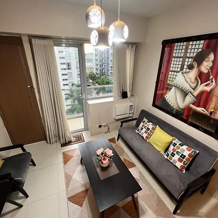Resorts World Condo Манила Екстериор снимка