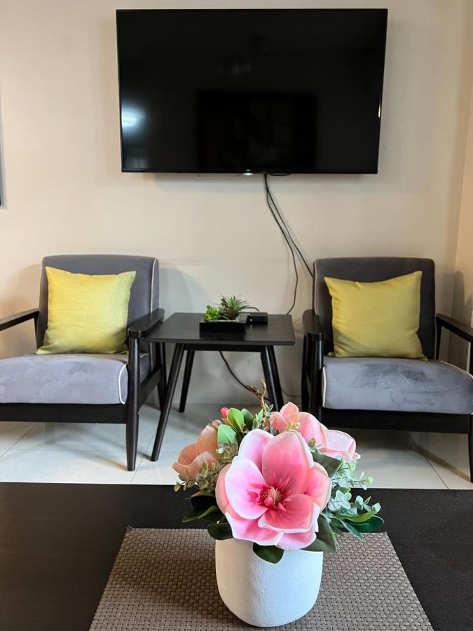 Resorts World Condo Манила Екстериор снимка