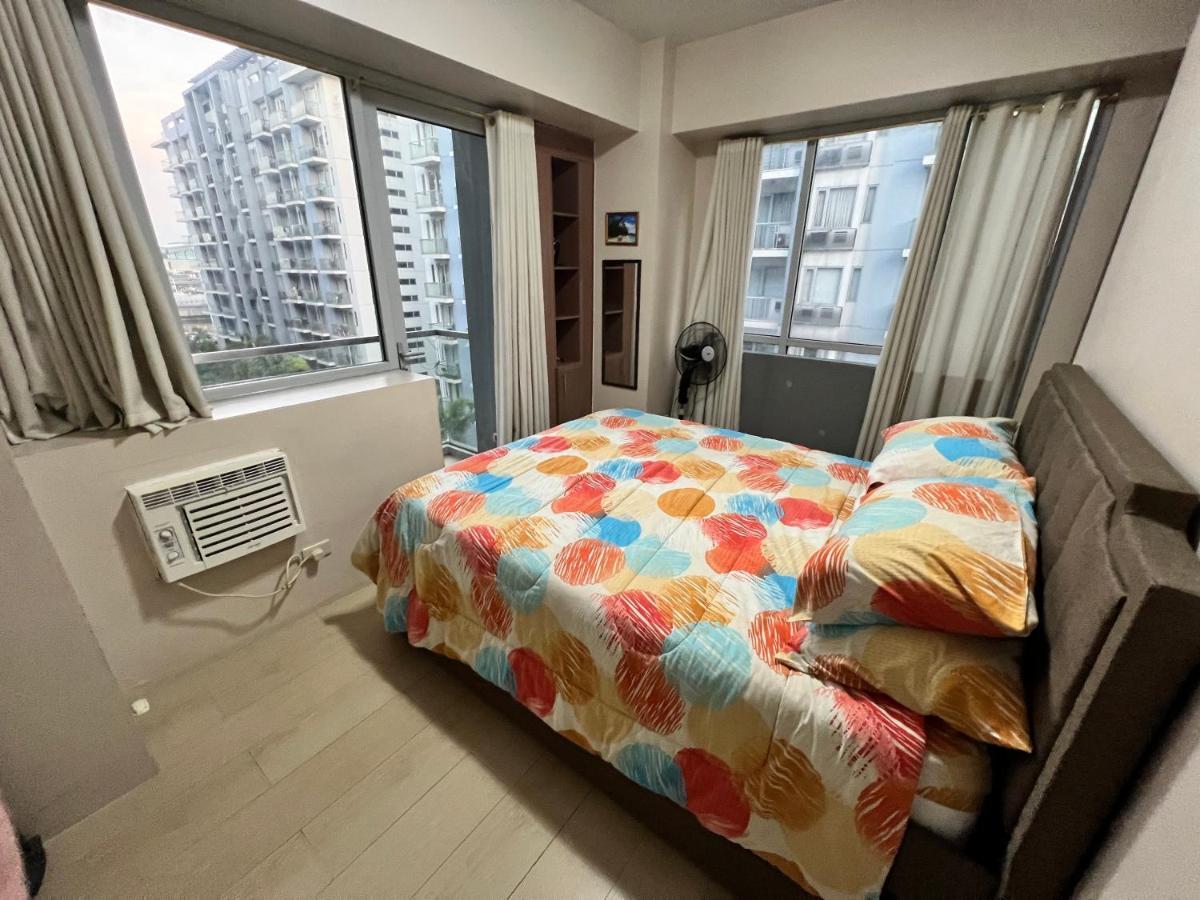 Resorts World Condo Манила Екстериор снимка