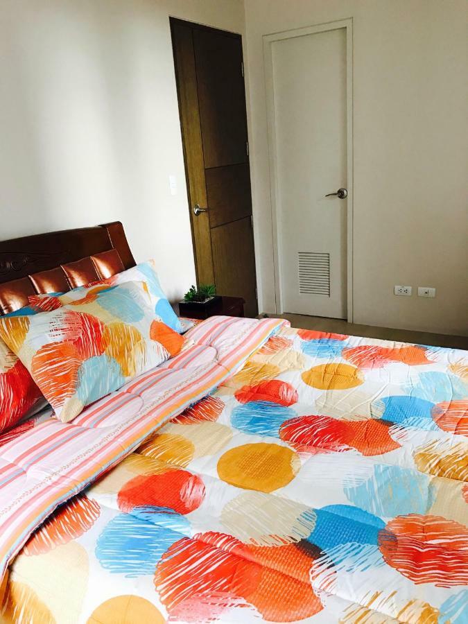 Resorts World Condo Манила Екстериор снимка