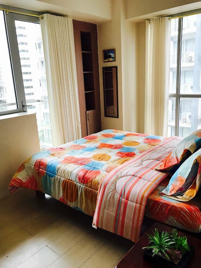 Resorts World Condo Манила Екстериор снимка