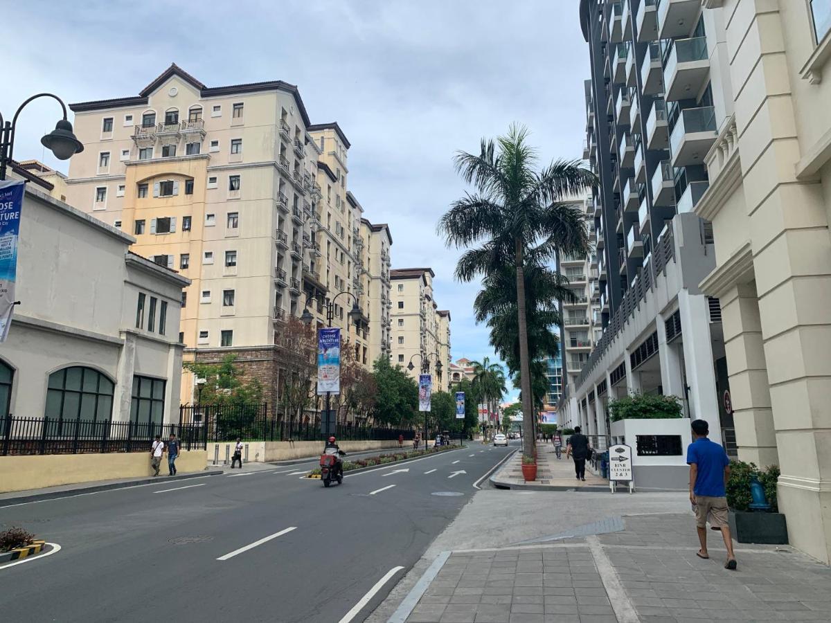 Resorts World Condo Манила Екстериор снимка
